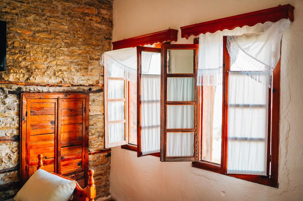Guest House Salaria Гирокастра Экстерьер фото