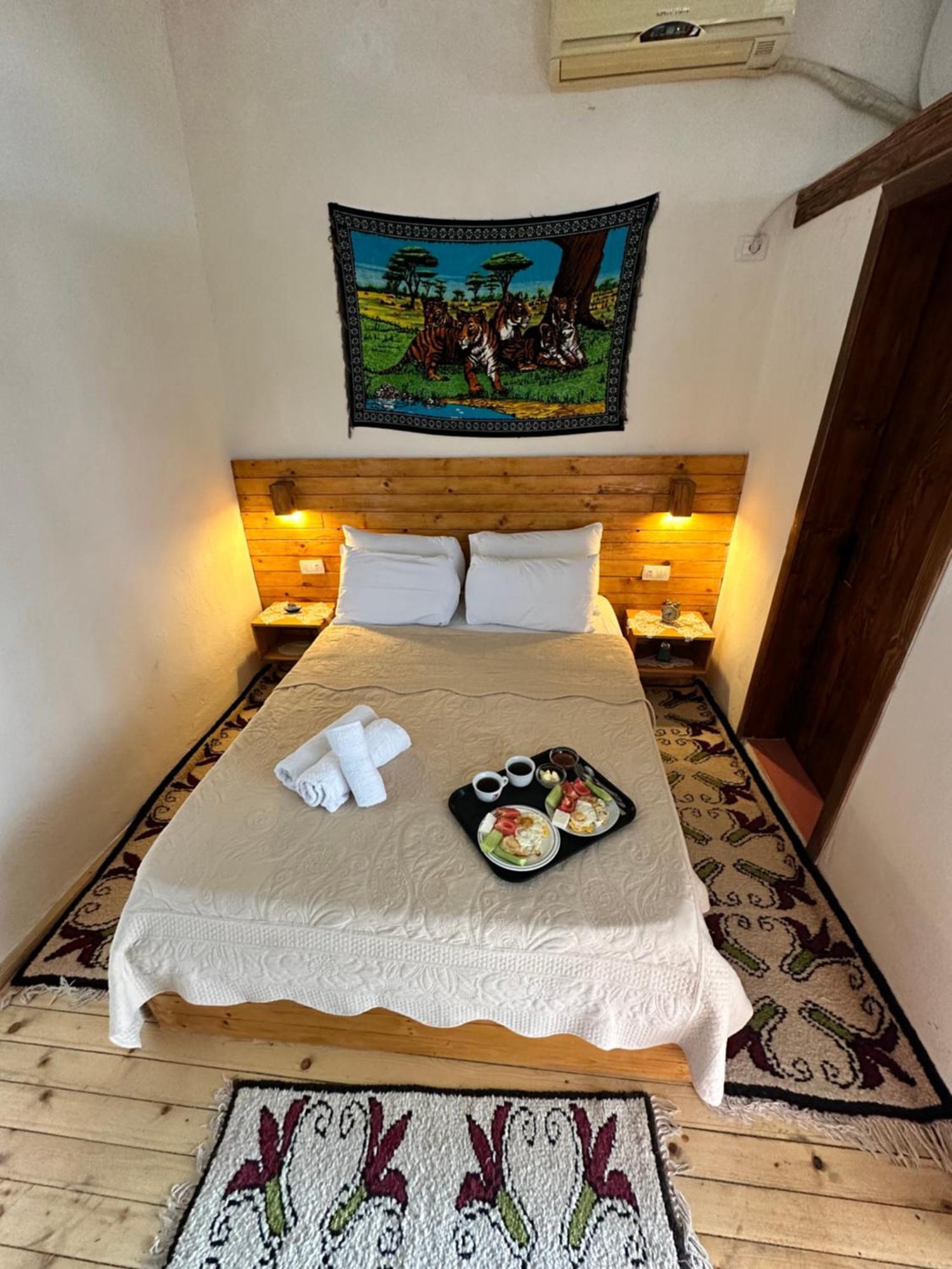 Guest House Salaria Гирокастра Номер фото