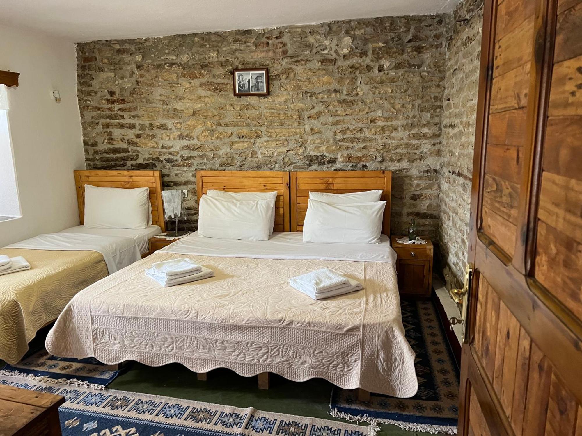 Guest House Salaria Гирокастра Экстерьер фото