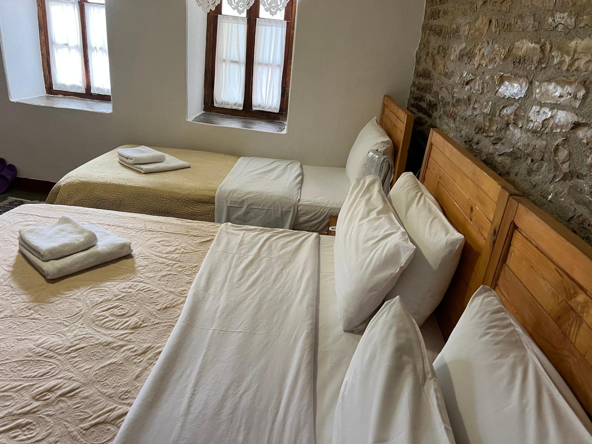 Guest House Salaria Гирокастра Экстерьер фото