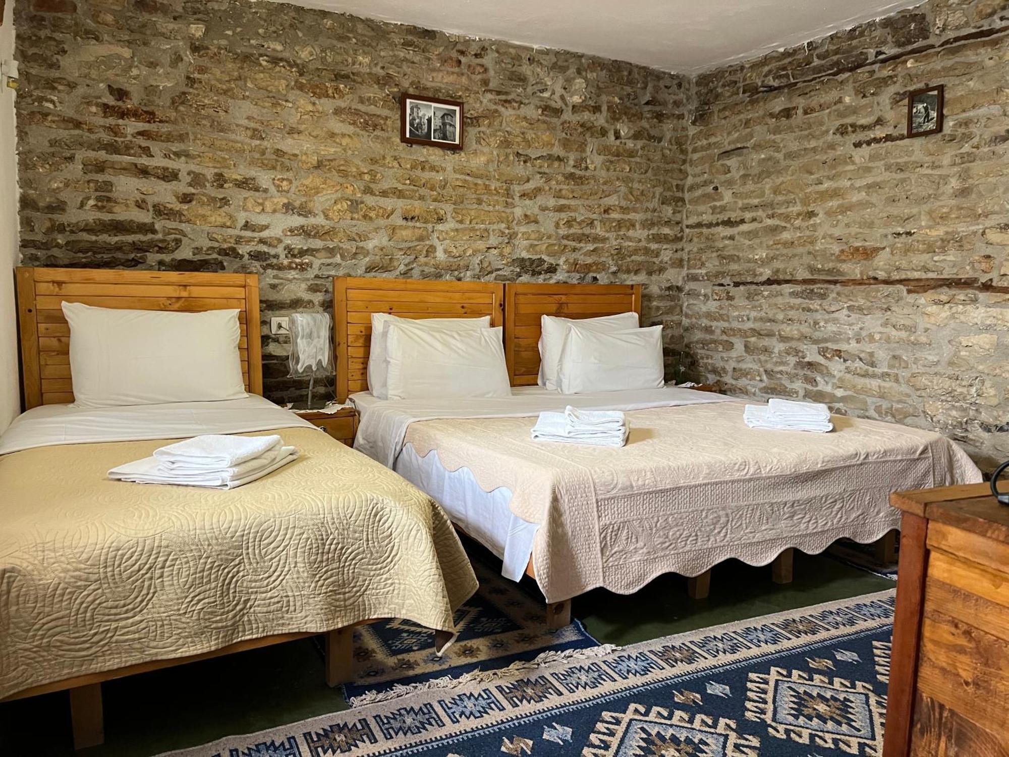 Guest House Salaria Гирокастра Экстерьер фото