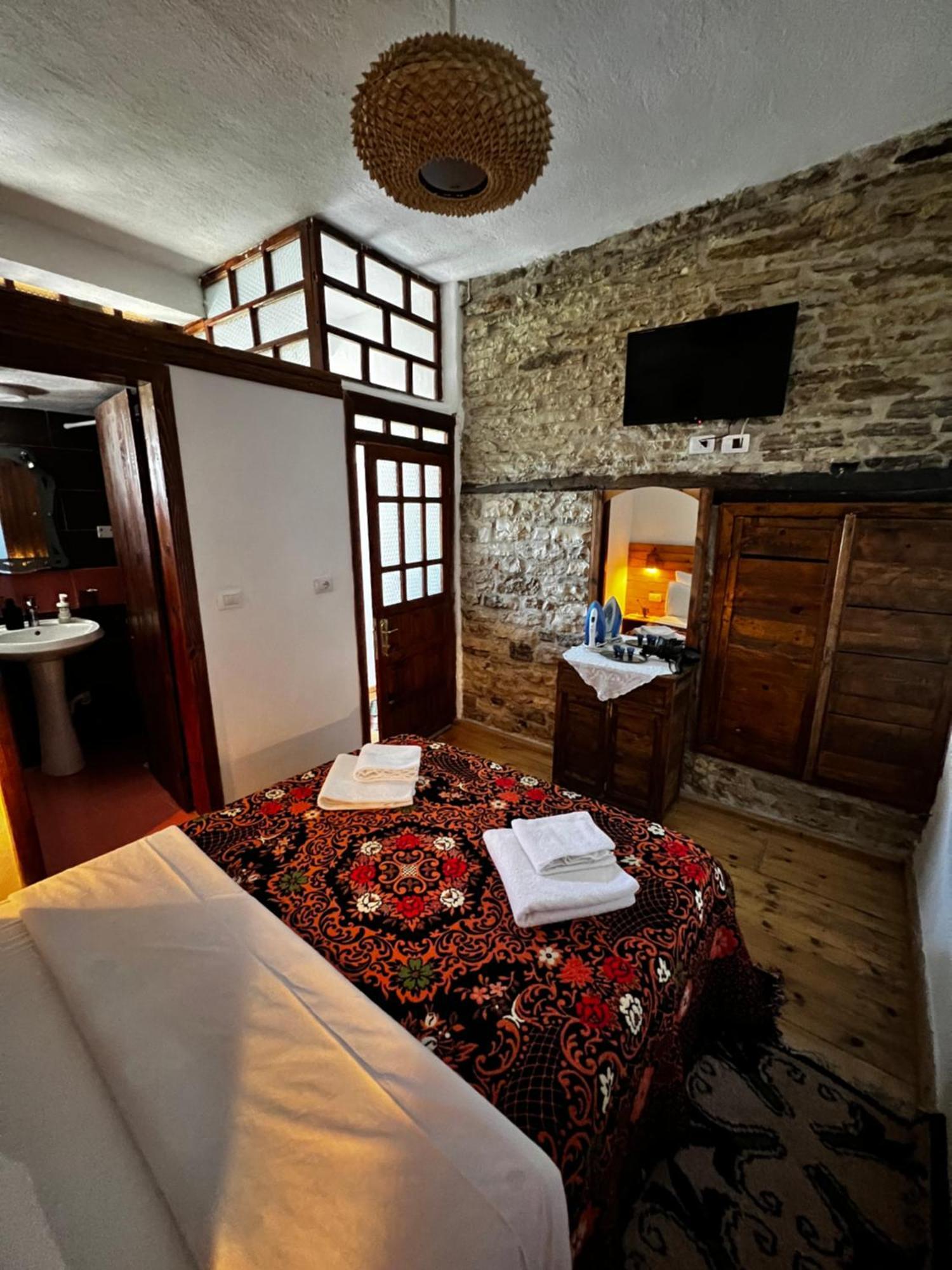 Guest House Salaria Гирокастра Экстерьер фото