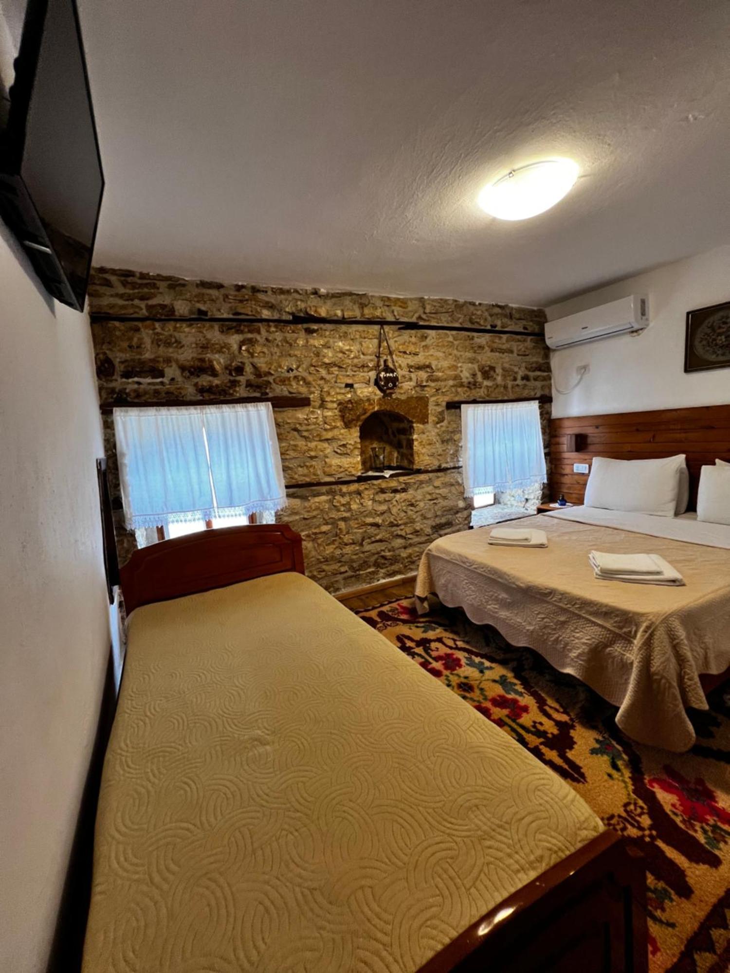 Guest House Salaria Гирокастра Экстерьер фото