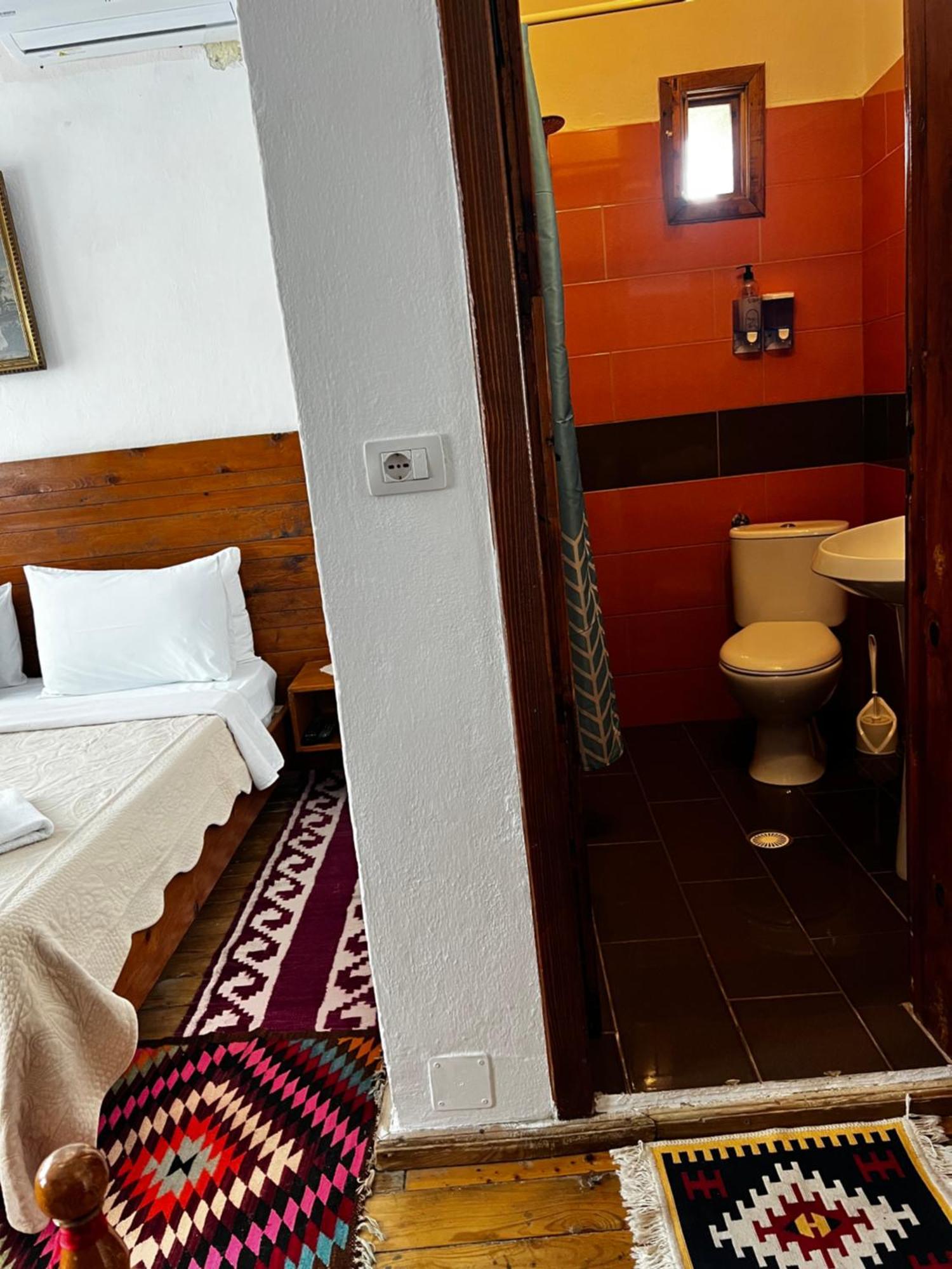 Guest House Salaria Гирокастра Экстерьер фото