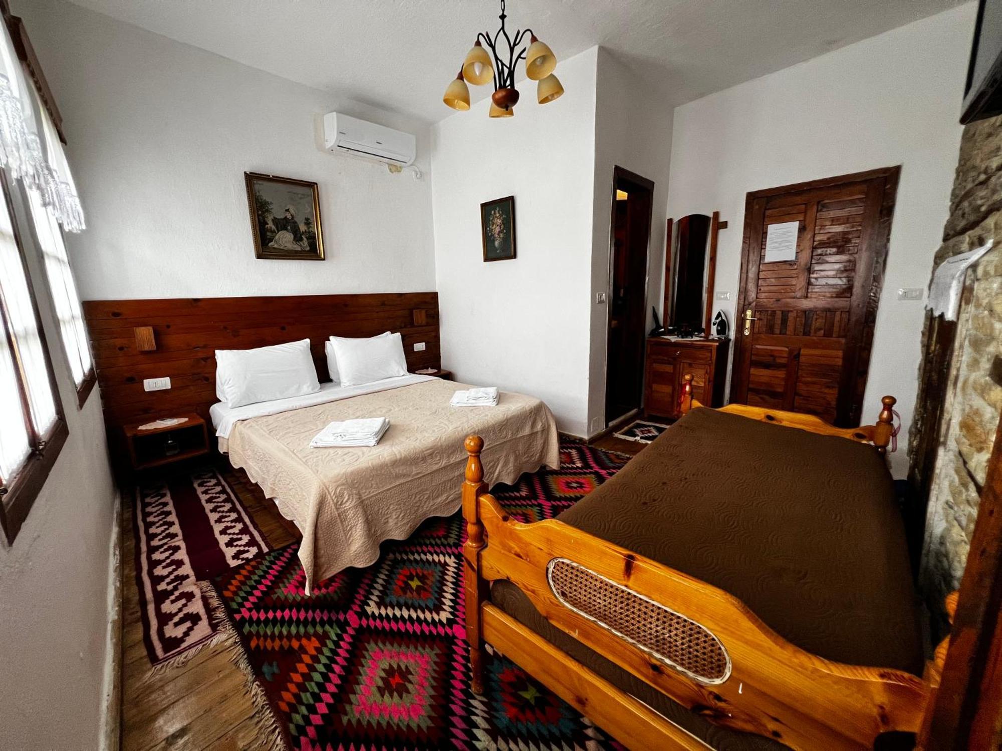 Guest House Salaria Гирокастра Экстерьер фото