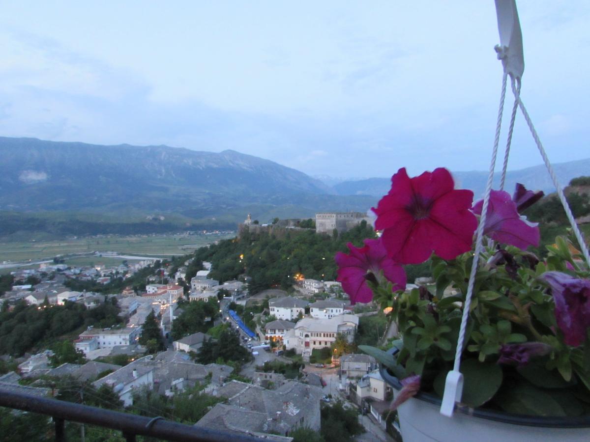 Guest House Salaria Гирокастра Экстерьер фото