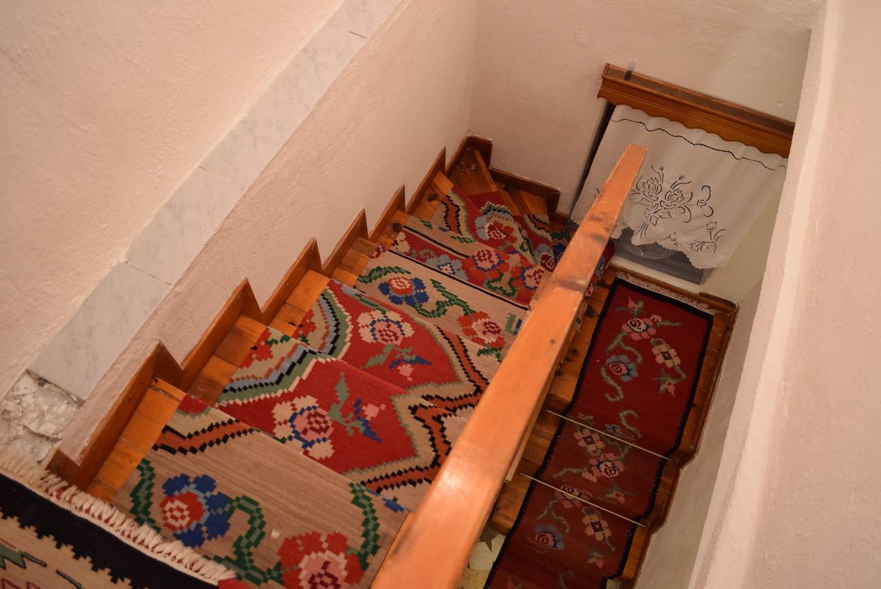 Guest House Salaria Гирокастра Экстерьер фото